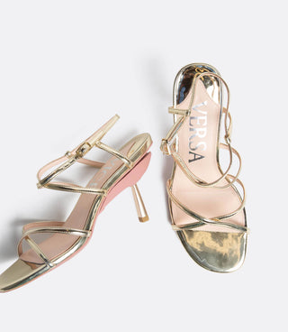 Altın Bantlı Sandaletler